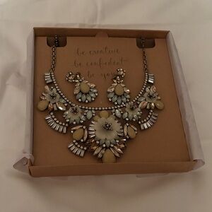 Chloe + Isabel Floral Necklace in Cream and Gold